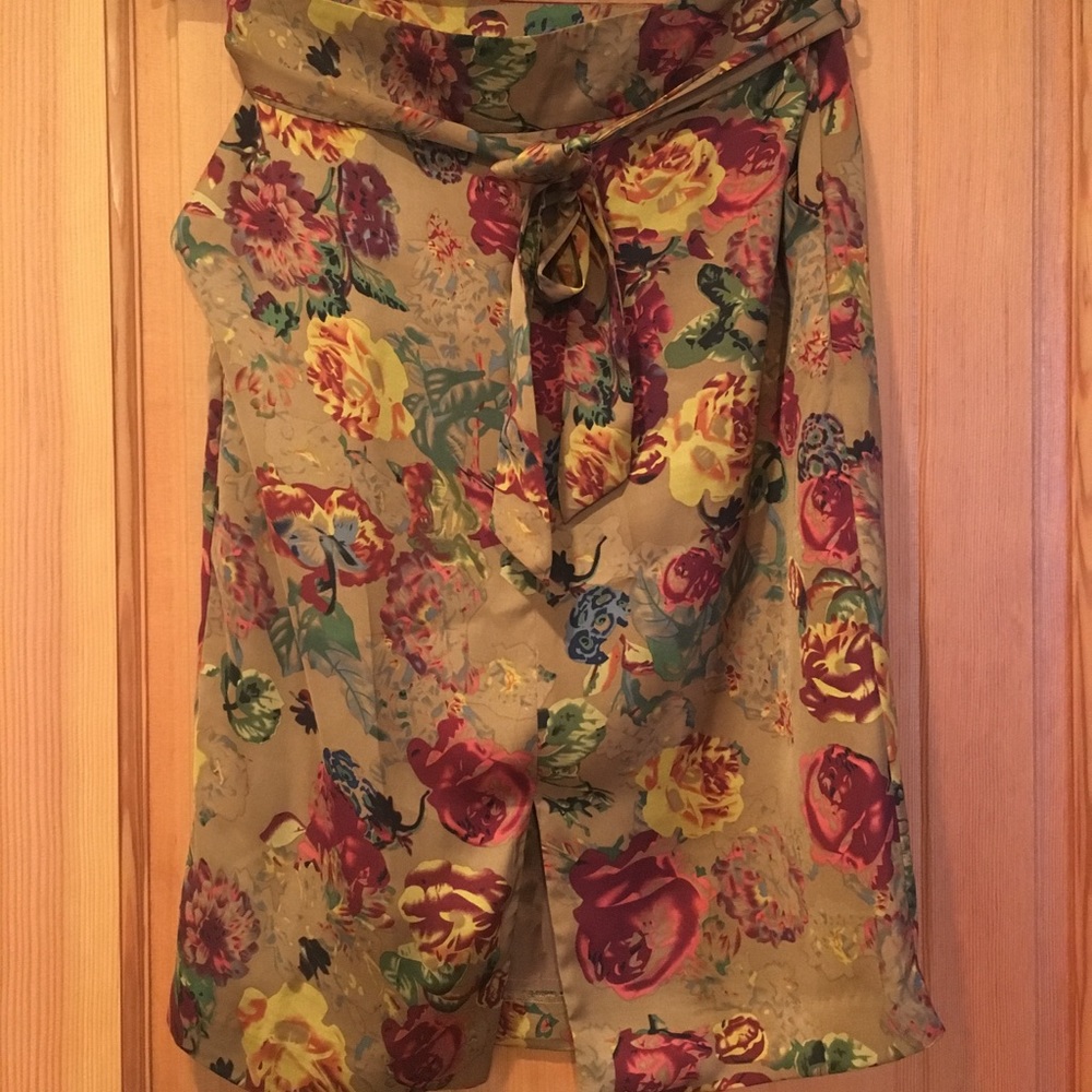 Lanidor (Portuguese brand) floral skirt w/ pockets
